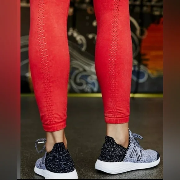 Free People High Rise 7/8 Length Good Karma Leggings Red Apple M/L FP149 - Picture 2 of 11